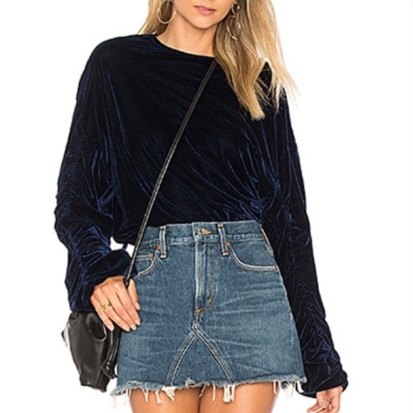 Tularosa Lexi Velvet Top Blouse in Midnight Blue Size Small - Picture 1 of 16